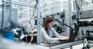 CNC-Fachkräfte in der Industrie